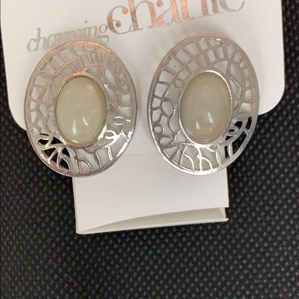 Earrings - Picture 5 of 6